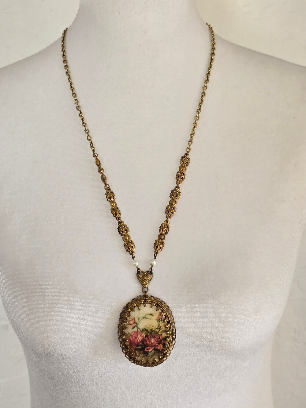 Vintage Filigree Floral Necklace